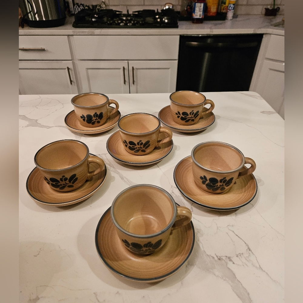 Set of 6 Pfaltzgraff Folk Art Coffee Tea Mugs 001 With Saucers Like New